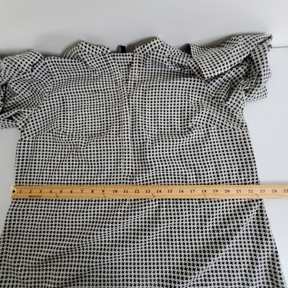 Talbots Woman Popover Top Size 1X Geometric Print Lightweight Shirt Pockets - Picture 6 of 10